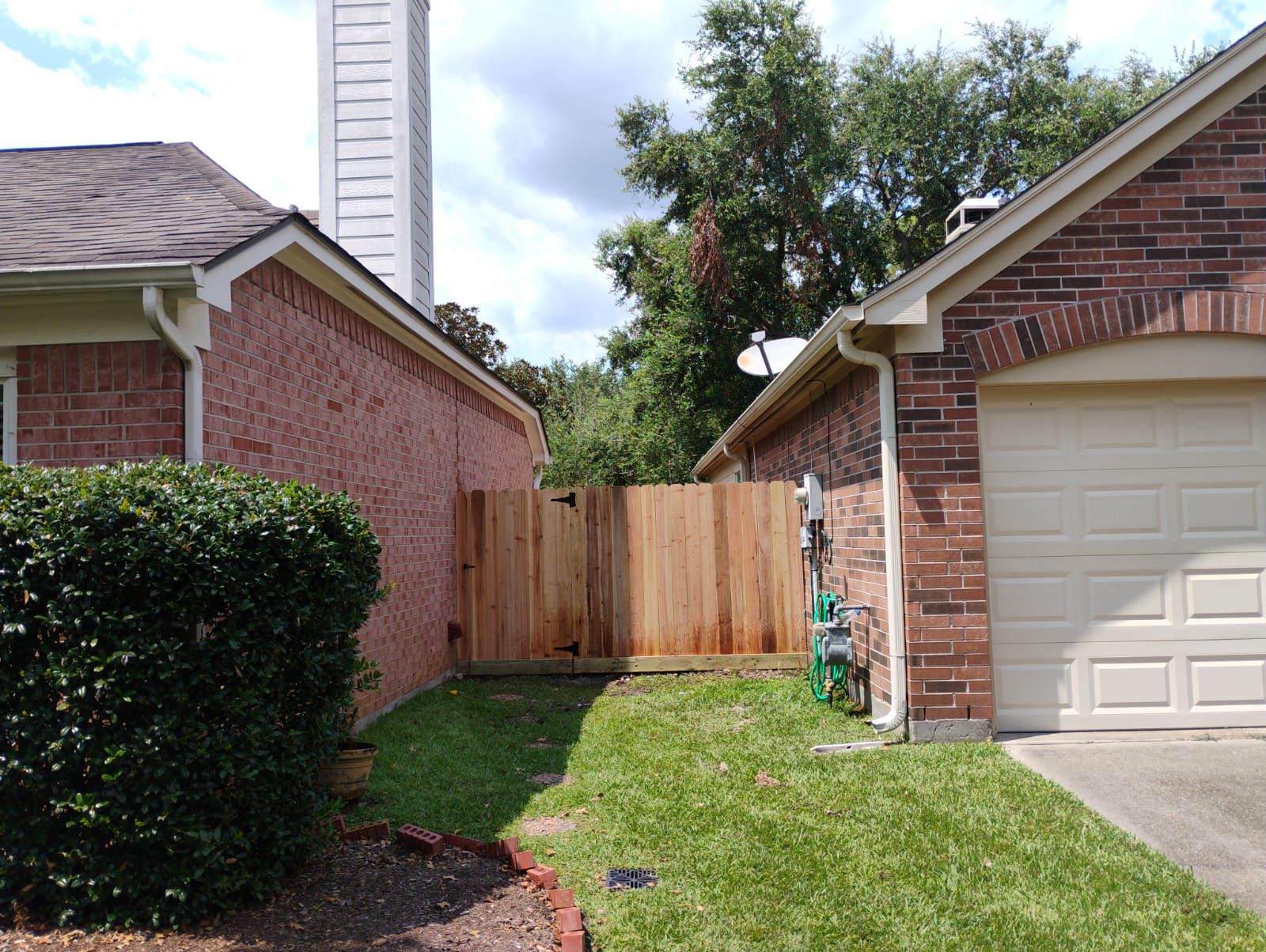 Pine Wood Fence — Galveston project 1