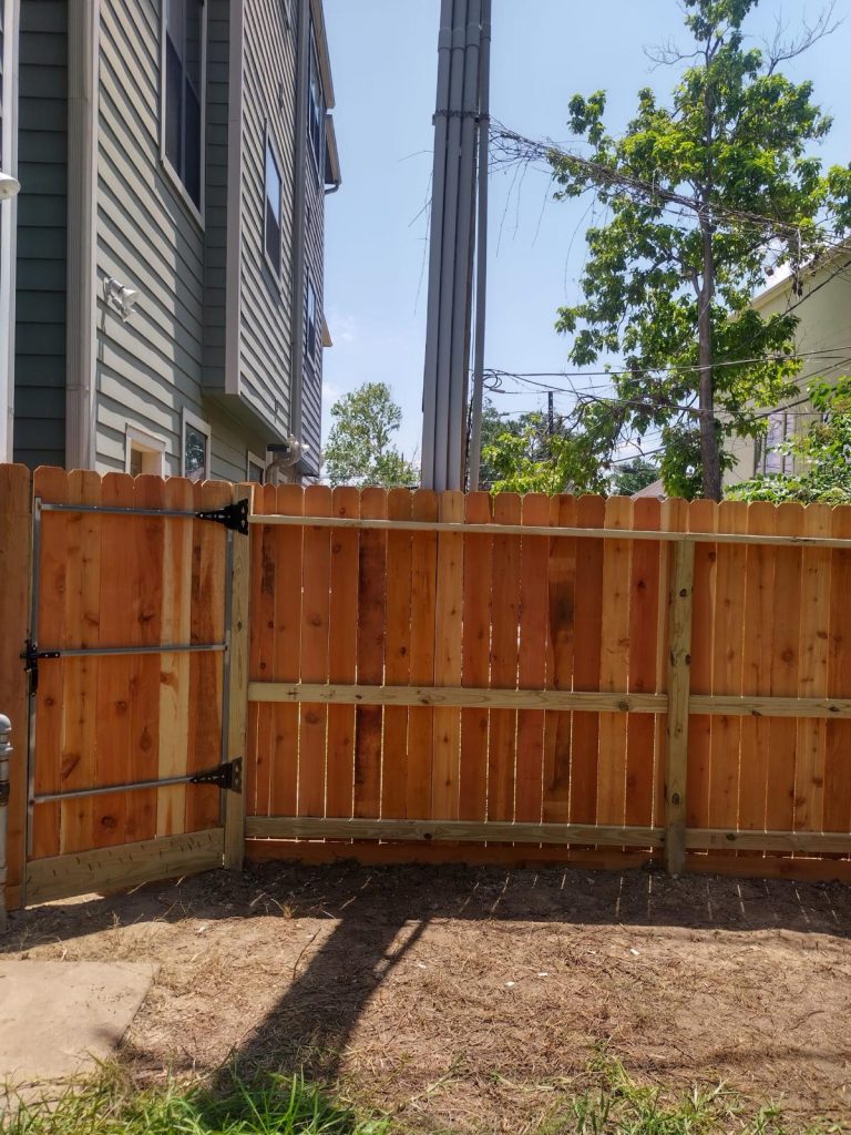 Building a Wooden Fence in Dickinson Texas