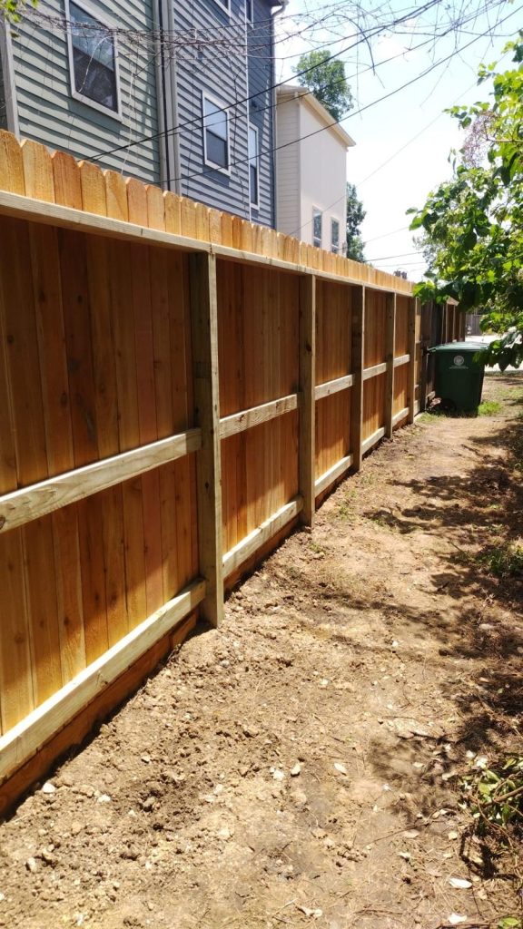 Building a Wooden Fence in Dickinson Texas