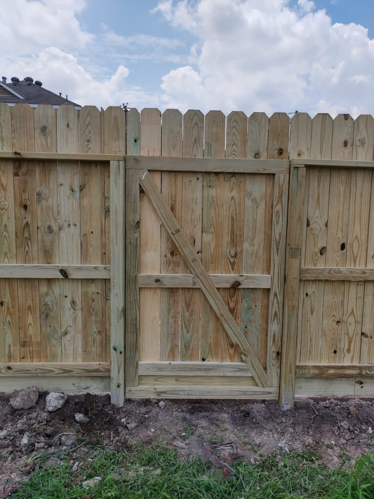 Building a Wooden Fence in Galveston Texas