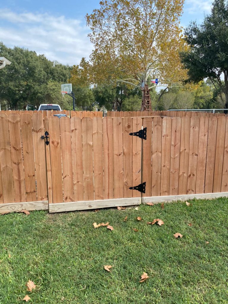 Crafting a Wooden Fence for Ron Roesler in Galveston Texas