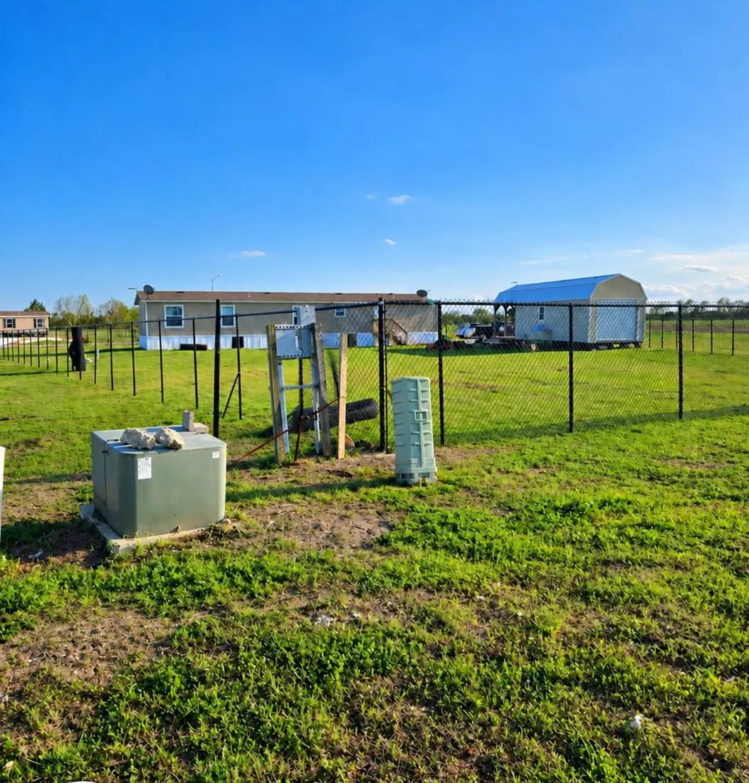 Galvanized chain link utility enclosure
